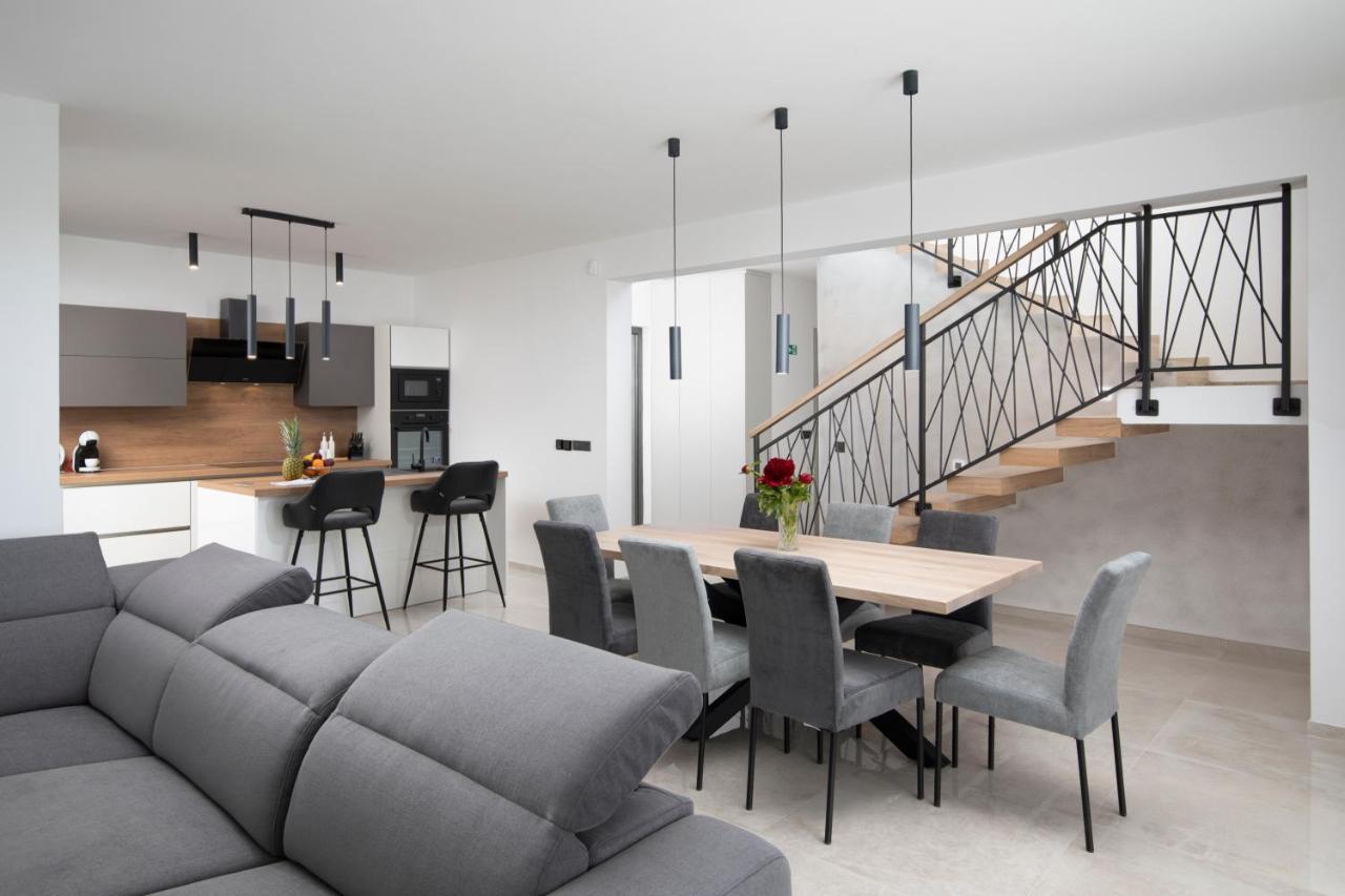 Villa Leola Liznjan Ngoại thất bức ảnh