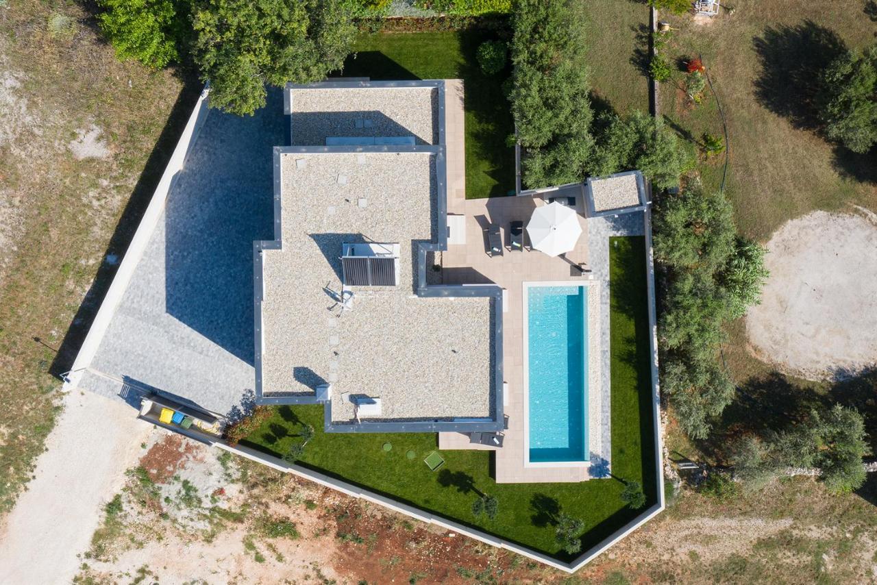 Villa Leola Liznjan Ngoại thất bức ảnh